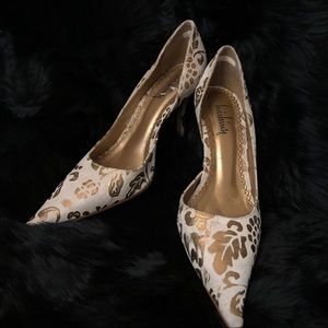 Extreme pointed toe heels